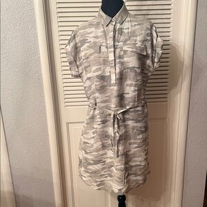 Vince Camuto Light Gray Camo Shirt Dress with Tie Waist
